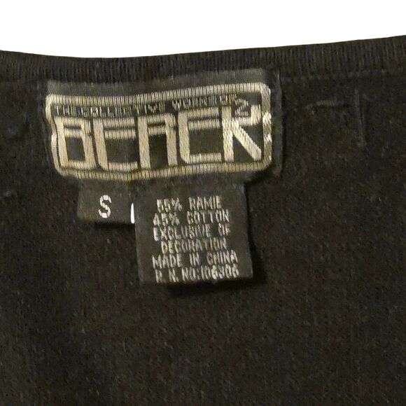 Berek 2 Small Sweatshirt Black Ugly Christmas Holiday Santa Hat Poinsetta - Picture 7 of 11